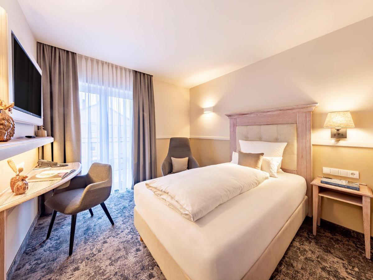 Landgasthof Hotel Gentner Nuremberg Bagian luar foto