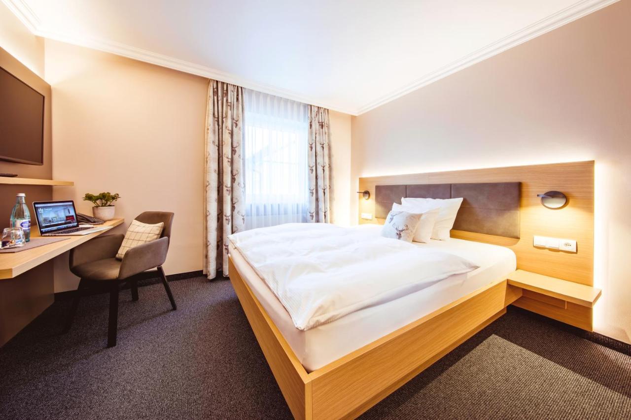 Landgasthof Hotel Gentner Nuremberg Bagian luar foto